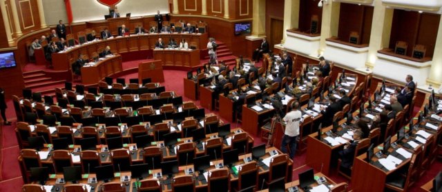 DY SEANCA NË NJË DITË/ Nga takimi me kryetarët deri tek mbledhja e jashtëzakonshme e PD