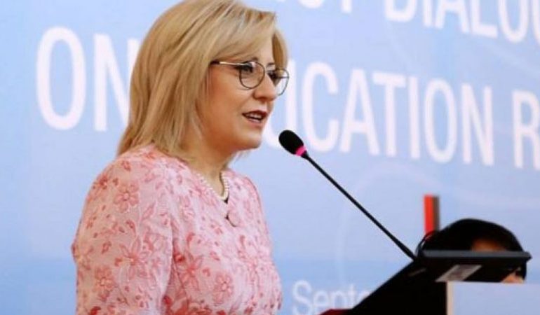 GJUHA ROME/ Ministrja Nikolla: Së shpejti do të përfshihet në sistemin arsimor