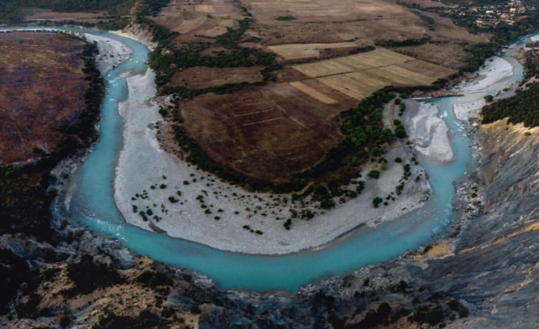 “Ky vend është në Shqipëri”/ FOTO: Blogeri zvicerian publikon pamjet nga lumi i Shalës