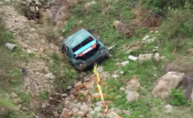 AKSIDENT NË TIRANË/ Mjeti ka dalë nga rruga. PLAGOSET burri që drejtonte…