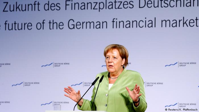 Merkel mbështet Frankfurtin si qendër financiare