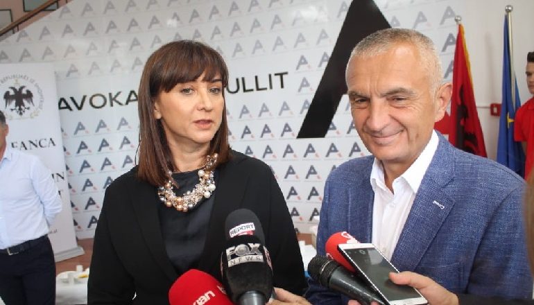VIZITA E VUÇIÇ NË KOSOVË/ Presidenti Meta përgjigjet me një shprehje të Nënë Terezës