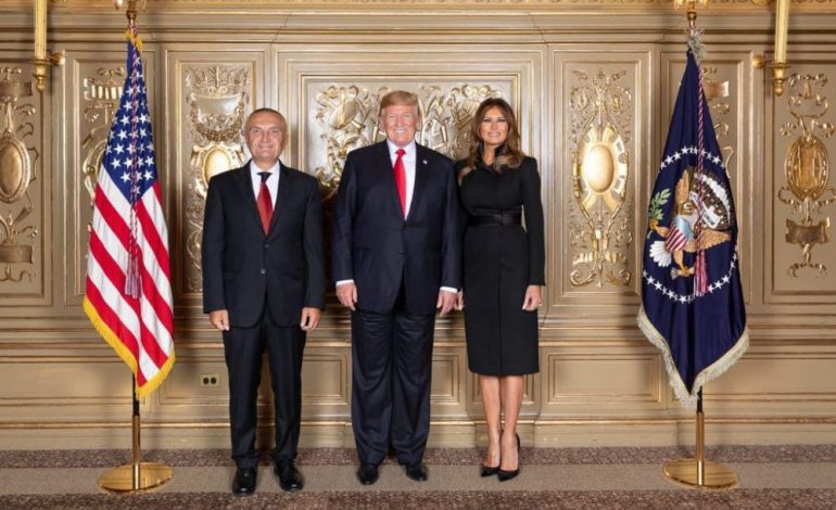 FOTOLAJM/ Ilir Meta takohet me Donald Trump në SHBA. Por është…i vetëm!
