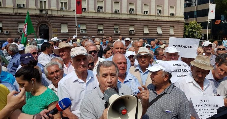 PROTESTË TEK KRYEMINISTRIA/ Sindikata e minatorëve kërkon takim me Ramën