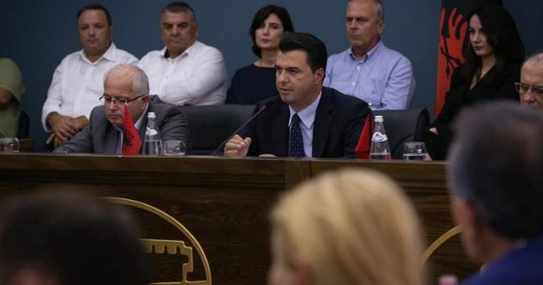 VENDIMI I RRADHËS NGA OPOZITA/ Sërish bojkotim i Kuvendit, ja ku do të zhvendoset pas Shkodrës