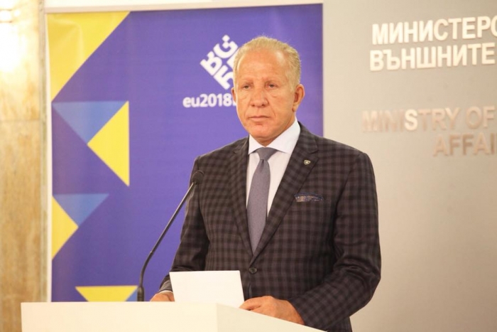 U KËRCËNUA NGA PRESIDENTI I SERBËVE NË BOSNJE/ Behgjet Pacolli anulon takimin me Ministrat e Jashtëm