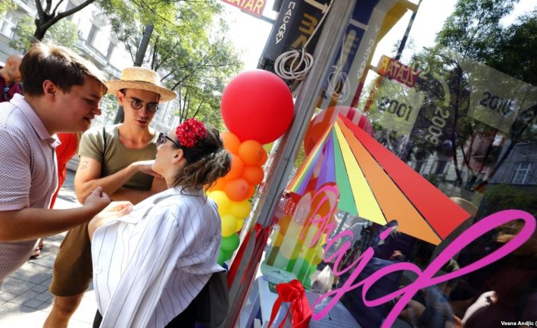 AKTIVISTË E LGBT NË SERBI/ Zhvillohet parada e krenarisë në Beograd