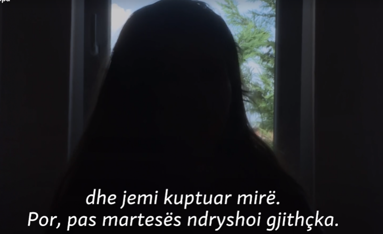 “MË KA RRAHUR ME GRUSHTA E SHKELMA”/ Rrëfehet nëna 20-vjeçare: Si më dhunonte ish-burri