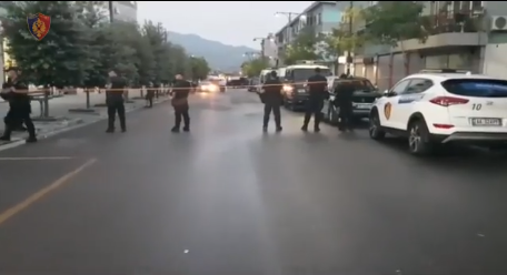 “SURVEJIM NGA TOKA DHE AJRI”/ Policia: Si e siguruam rendin dje në Elbasan (VIDEO)