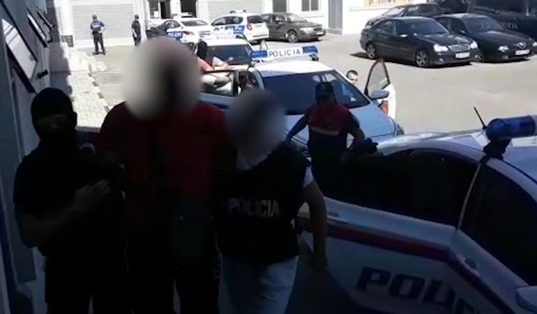 107 DOZA LËNDË NARKOTIKE/ Shpërndarësit nga Vlora kapen MAT nga “Vjeshta” (EMRAT)