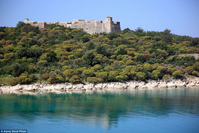 KALAJA E PORTO PALERMOS/ 26 mijë turistë vizitorë gjatë periudhës janar-gusht
