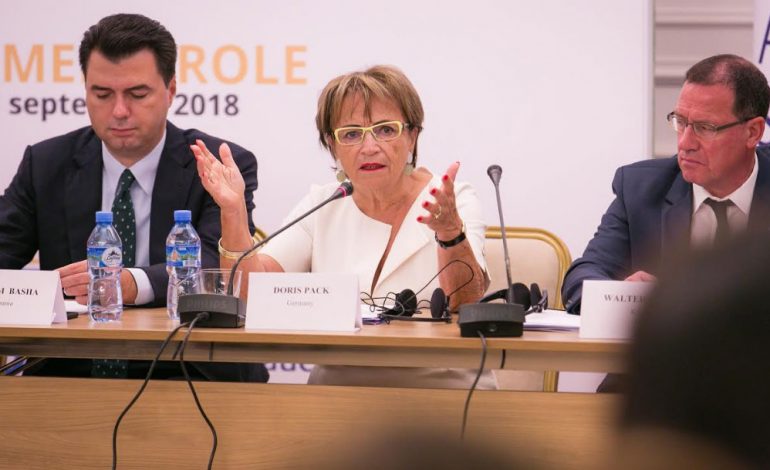 KONFERENCA E BALLKANIT/ Përfaqësuesit e PPE: Peshqit e mëdhenj i çoni para drejtësisë, integrimi vonohet sepse…