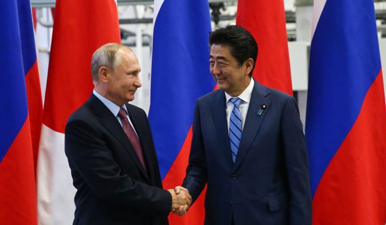 PROGRAMI BËRTHAMOR I KORESË SË VERIUT/ Kryefjala e takimit mes Putin dhe kryeministrit japonez