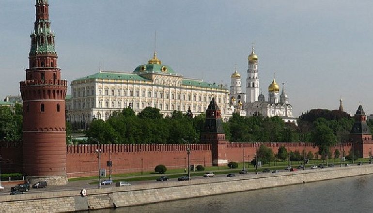 “PRESIDENTI PUTIN KËRKON SHPËRBËRJEN E BE”/ Rusia kundërshton akuzat e presidentit francez