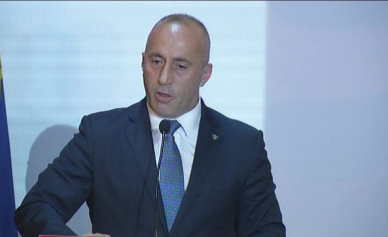 KRYEMINISTRI I KOSOVËS PËRGËNJESHTRON MEDIAT/ Haradinaj:”Jam në shtëpinë,me familjen time”!