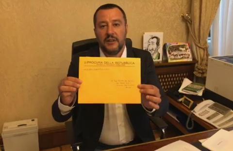 KRIZA E EMIGRANTËVE/ Salvini i qetë poston foto të letrës të Prokurorisë për çështjen DIÇIOTI