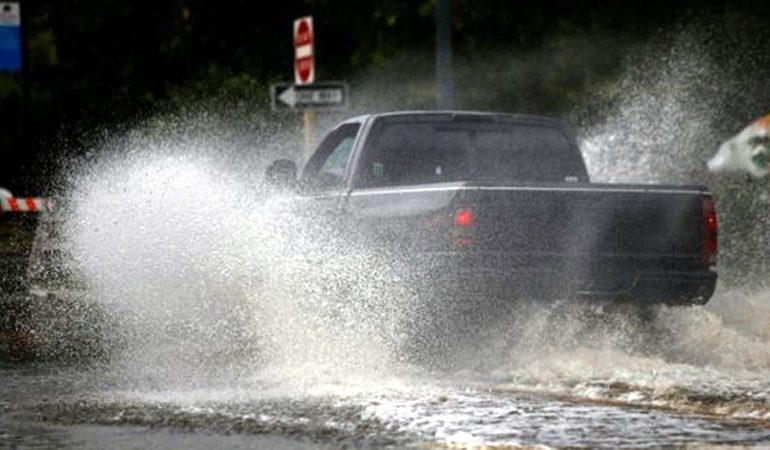 NIS URAGANI “FLORENCE”/ “Dridhet” Amerika, nga sot pritet rritje e stuhive të rrezikshme
