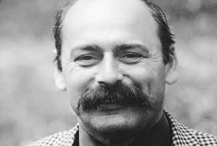 ISH GAZETARI DHE PUBLICISTI/ Miqtë kujtojnë Teodor Kekon në 60 vjetorin e lindjes