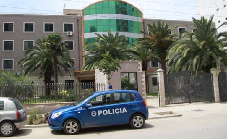 E PAZAKONTË NË DURRËS/ Hajdutët GRABISIN shkollën 9-vjeçare. Marrin një…