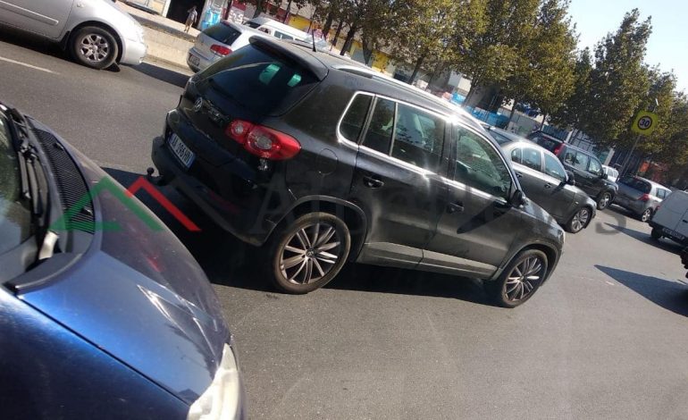 VITI I RI SHKOLLOR/ Makina të shumta dhe trafik që në orët e para në kryeqytet