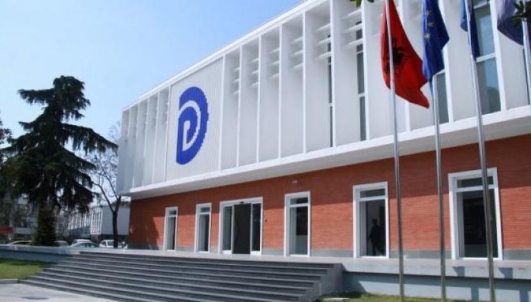 PËRGATITJET E FUSHATËS/ PD kërkon “TRADHTARËT”: Punuan kundër, të mos lejohen të votojnë në parti