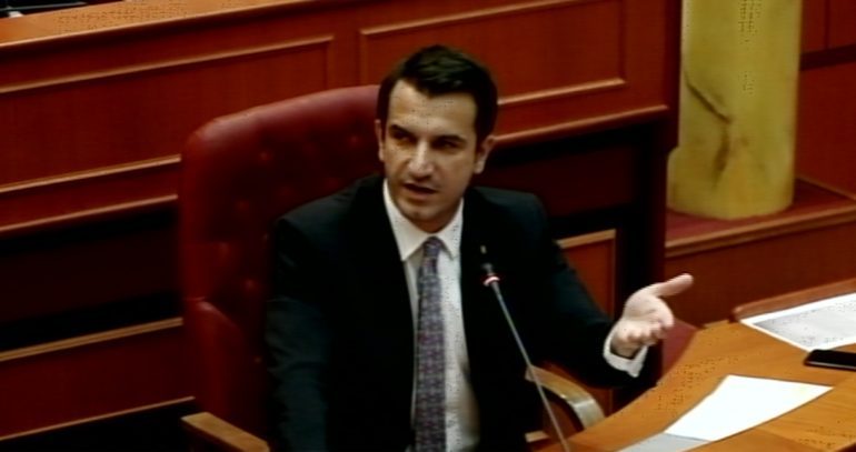 OPOZITA BRAKTIS MBLEDHJEN/ Veliaj: Këta që duan të bëjnë me “Vetting”, kanë nisur ekskursionet