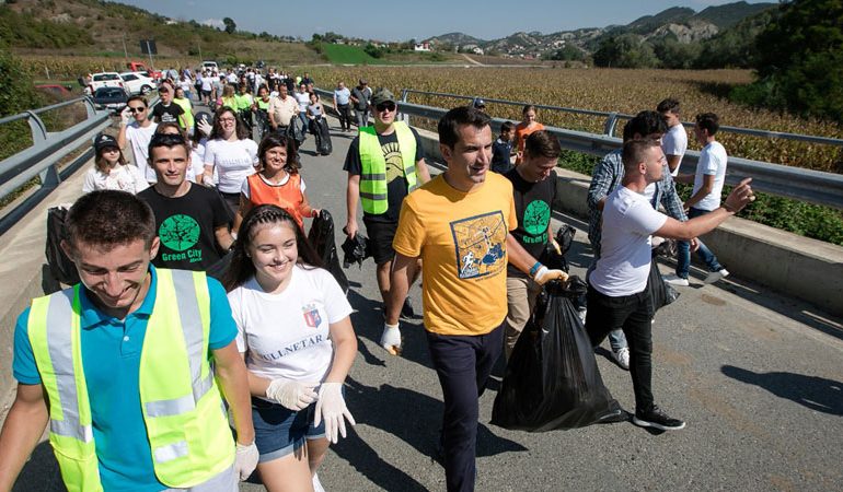 DITA BOTËRORE E PASTRIMIT/ Veliaj: Tirana sot është shumë herë më e pastër