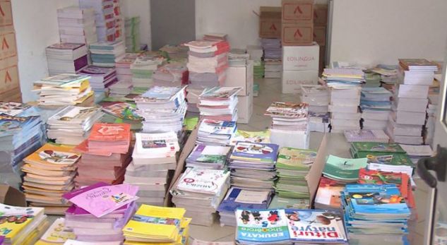 VITI I RI SHKOLLOR/ Libra falas për 5029 nxënësit e shkollave të bashkisë Vlorë