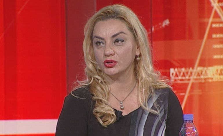 LIBRAT FALAS PËR FËMIJËT/ Vokshi: Mashtrimi i madh i Ramës, nëse i zhgarravisin apo i grisin, do gjobiten