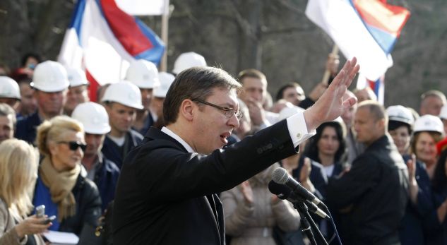 PRESIDENTI SERB NË MITROVICËN VERIORE/ VUÇIÇ: Serbia nuk do njoh pavarësinë e Kosovës, por as nuk do të nxis luftë