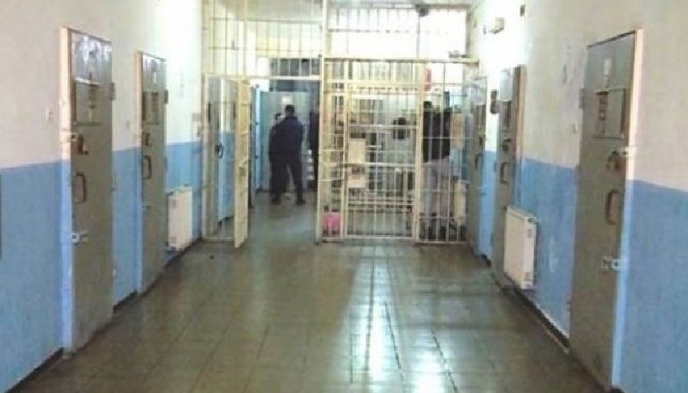 GJITHÇKA E REGJISTRUAR/ Si do bëhet izolimi i KOKAVE TË KRIMIT në burg