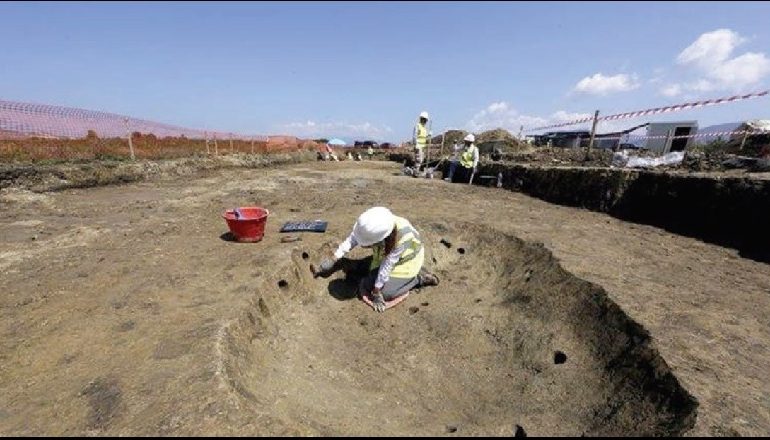PUNIMET E “TAP”/ Punëtorët zbulojnë thesaret e 5 mijë vjetëve më parë në Turan të Korçës