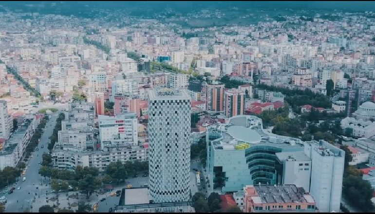 FAMILJEVE U MBAROJNË PARATË/ Shpenzimet rriten më shumë se të ardhurat në 6 mujorin e parë