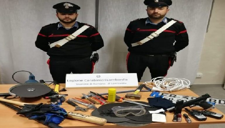 “ME DOKUMENTA TË FALSIFIKUARA”/ Si u kap 25 vjeçari shqiptar me makinë të…