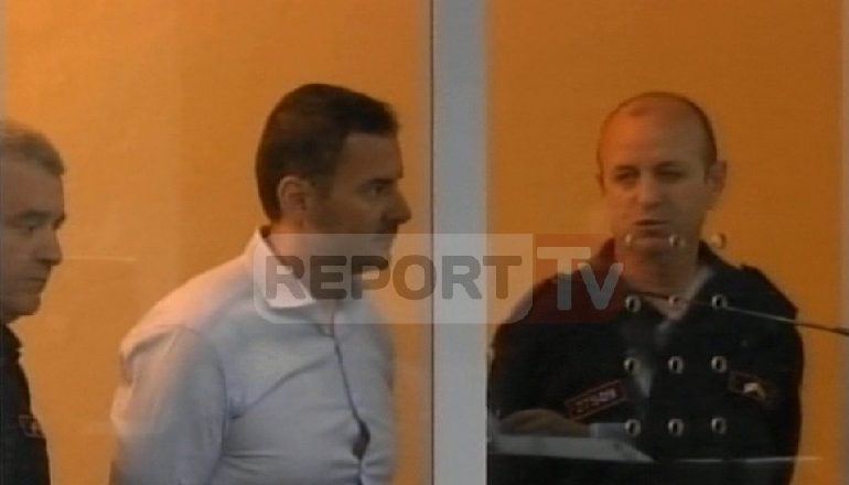 “ARRESTI ME BURG”/ Hoti: Nuk kam qëlluar askënd, u futa poshtë tavolinës nga frika