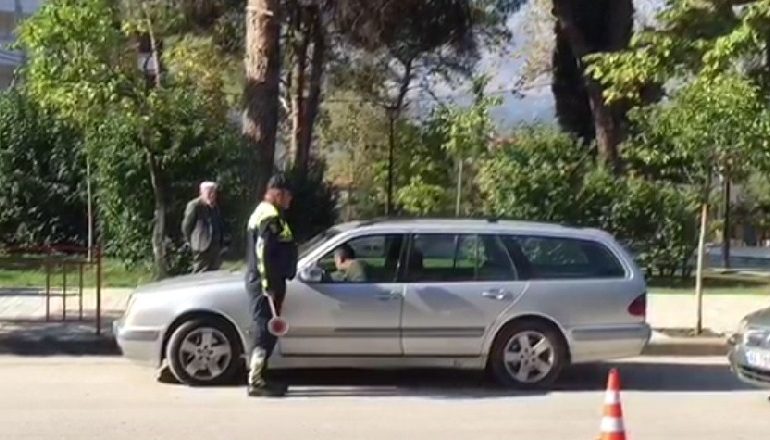 AKSIONET POLICORE/ Çfarë ndodhi në Berat: Gjobiten 420 shoferë, arrestohen disa prej tyre