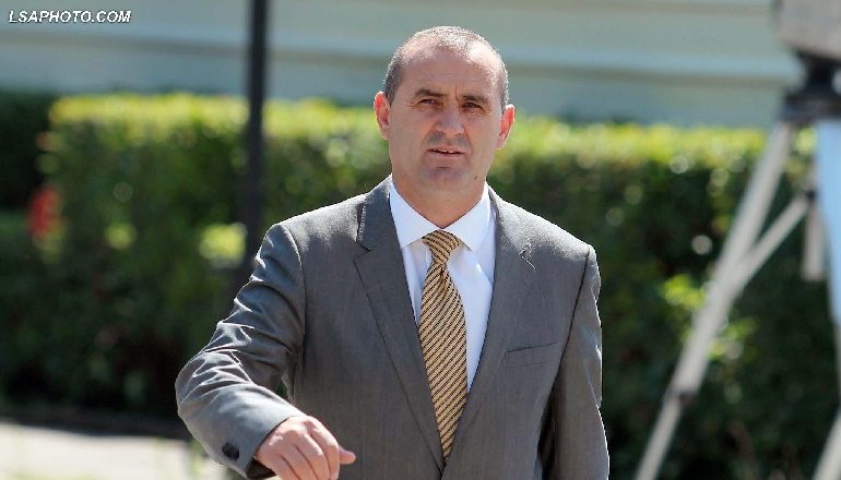 PROTESTA NË LAPRAKË/ Manja: Saliu, Luli dhe gjykatat e tyre koordinuan kthimin e fushës në truall ndërtimi