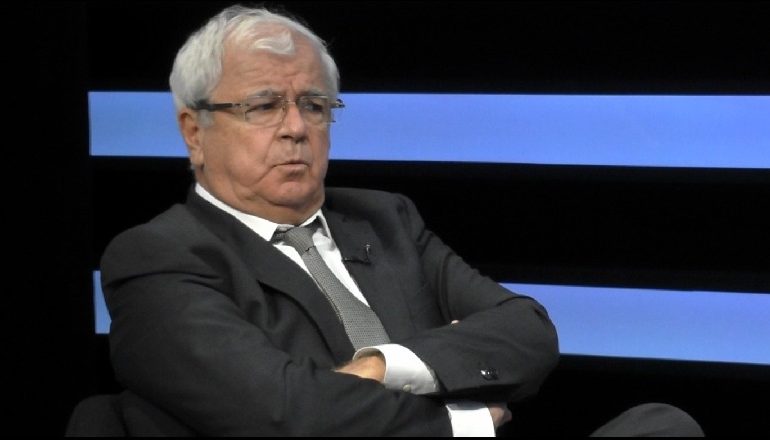Ngjela rrëfen “PRAPASKENAT”: Ja kush e tërhoqi Berishën nga grushti i shtetit në ’98 (EMRI)