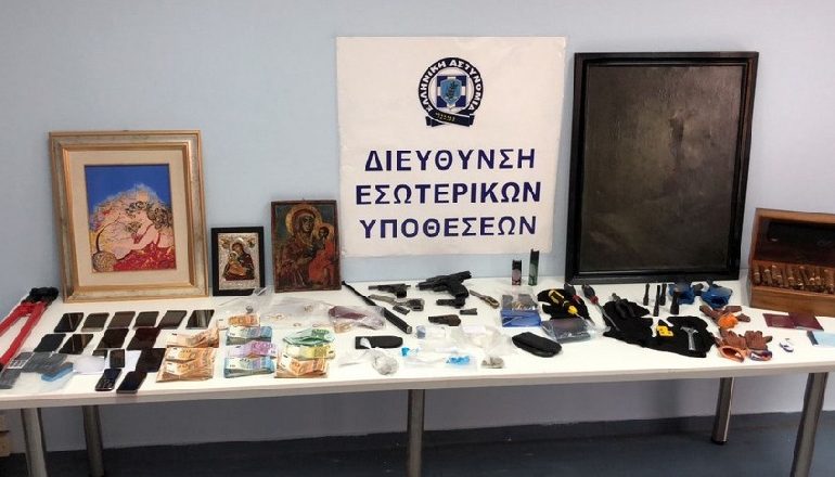 TRAFIKONIN LËNDË NARKOTIKE/ Shkatërrohet banda shqiptare në Greqi. Kapen 8 persona, një tjetër në kërkim