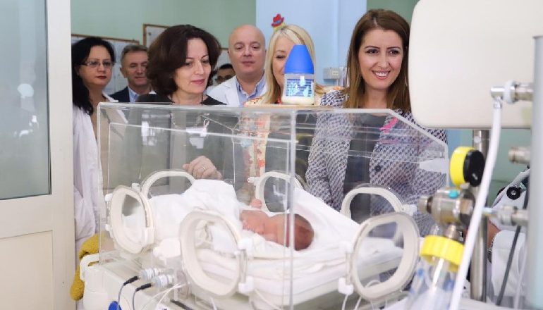 PAJISJE TË REJA NË DURRËS/ Manastirliu: Investime edhe në qendra të tjera shëndetësore