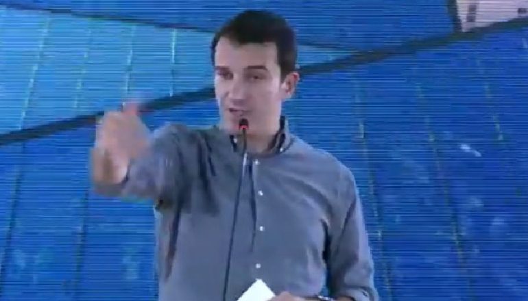 TAKIMI ME QYTETARET/ Veliaj: Më mirë të dëgjojmë për pemë sesa për “Babale”, po na mbysin budallenjtë