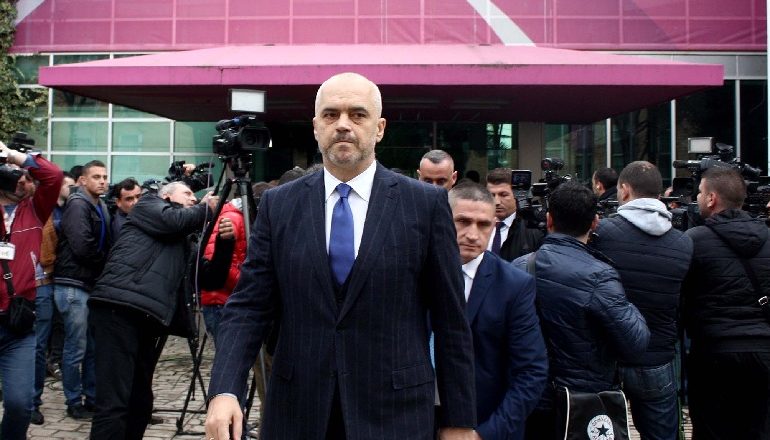 “FURTUNË NË PS”/ Kryesia shkarkon 11 drejtues të degëve në rrethe: Janë shthurur (Lista)