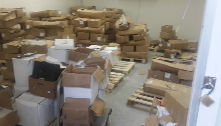 E FUNDIT/ AKU bllokon 2.5 ton peshk dhe karkaleca të ngrirë