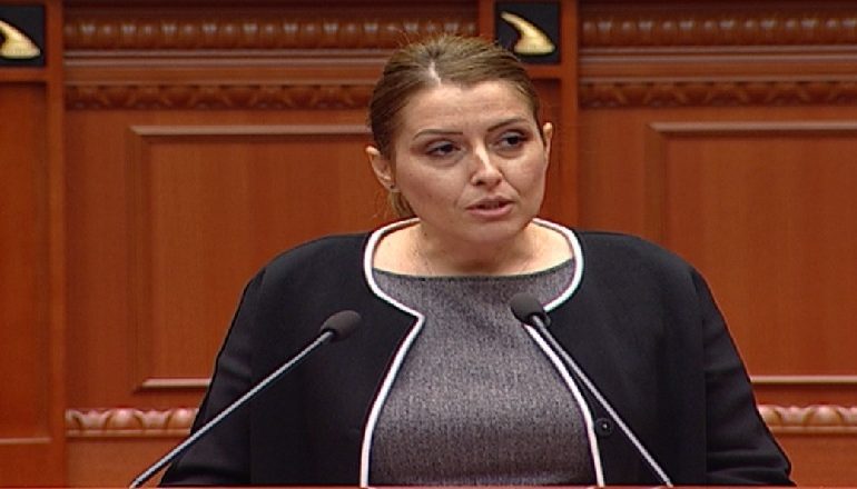 NDALIMI I PIJEVE ENERGJIKE/ Manastirliu: Rrezik për fëmijët, të konsumojnë fruta