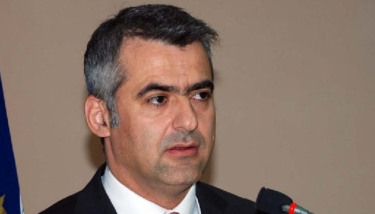 VRASJA E EKSTREMISTIT GREK/ Dule viziton shtëpinë: Të zbardhet ngjarja, duhet ekspetizë mjeko-ligjore greke
