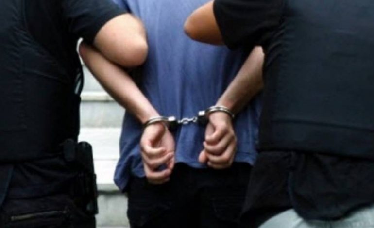 “ME LËNDË NARKOTIKE ME VETE”/ Si e pësoi i riu 18 vjeçar në kryeqytet kur policia…
