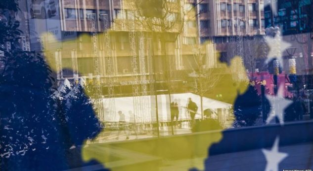 RISHIKIMI I TERRITOREVE/ Edhe qytetarët dalin kundër idesë së Thaçit për ndryshim të kufijve