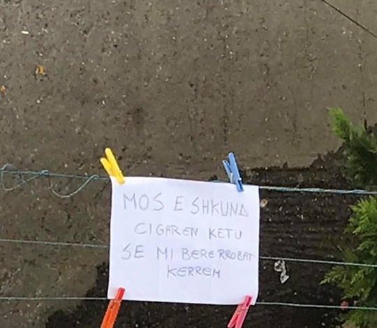 KUR FQINJI ËSHTË I “PABINDUR”/ “Mos e shkund cigaren këtu se na i bëre…”