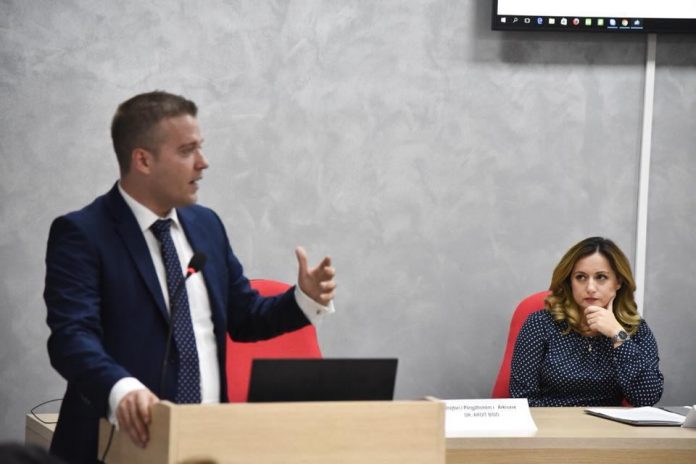 PREZANTOHET “ARKIVI ONLINE”/ Tashmë çdo dokument mund të merret nga shtëpia