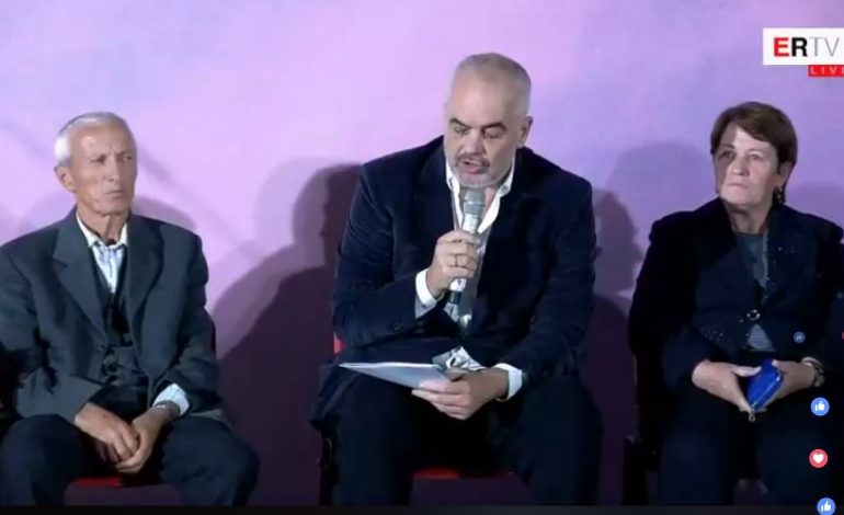 “TI ME LOPË, UNË ME DERRA”/ Rama u kthehet qytetarëve: Po ju pse qeshni